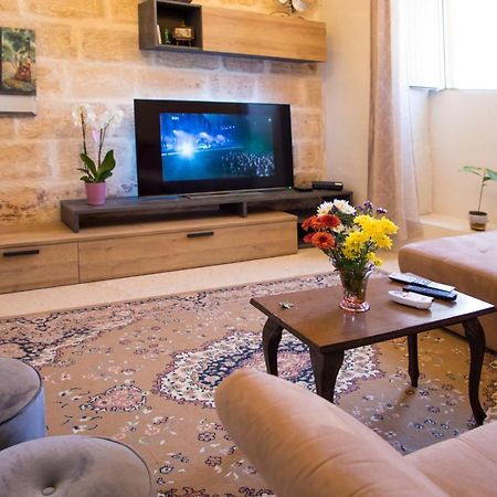 Tal-Karmnu Entire House With Private Heated Pool And Jacuzzi Vila Kirkop Exterior foto