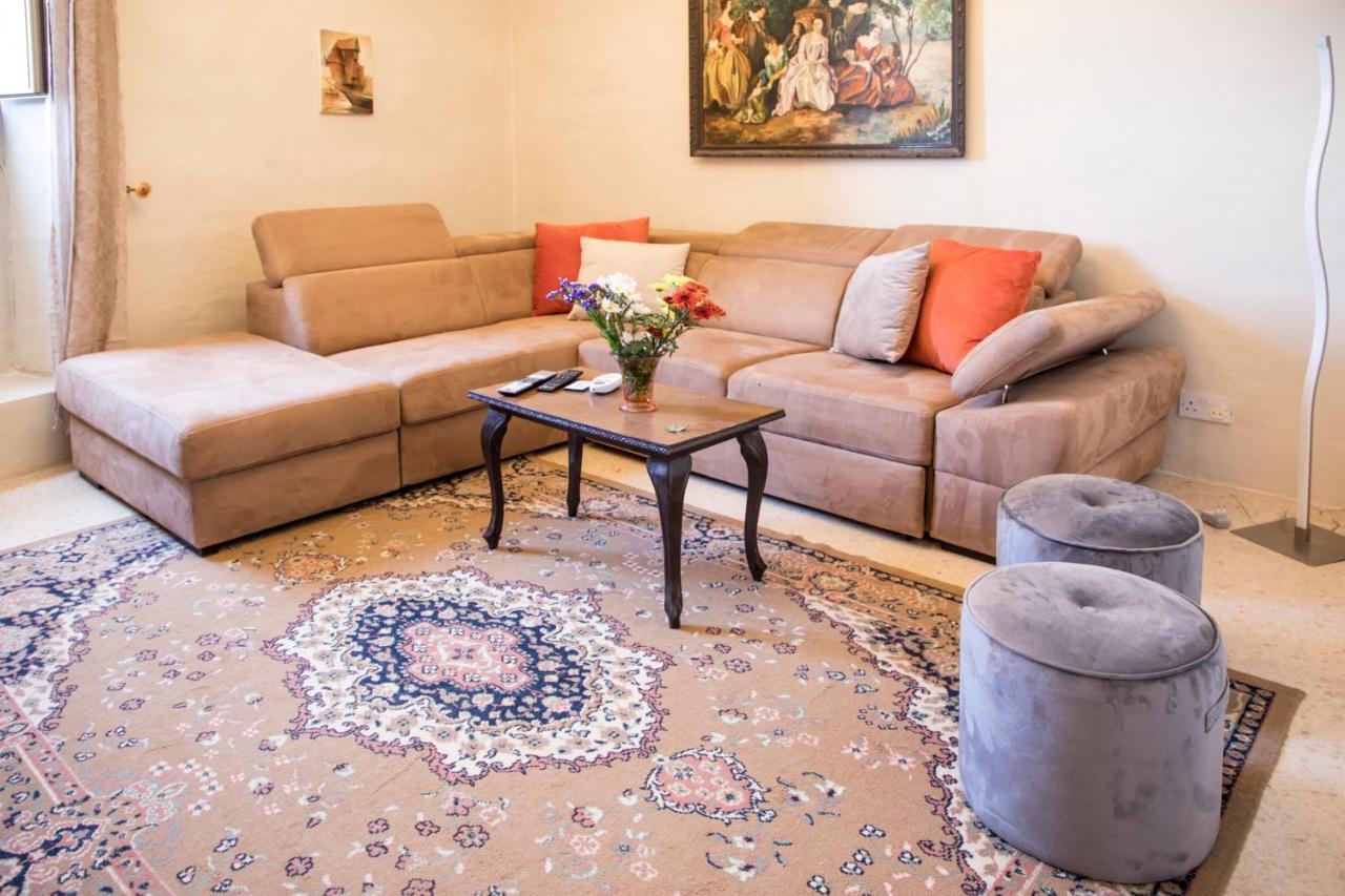 Tal-Karmnu Entire House With Private Heated Pool And Jacuzzi Vila Kirkop Exterior foto